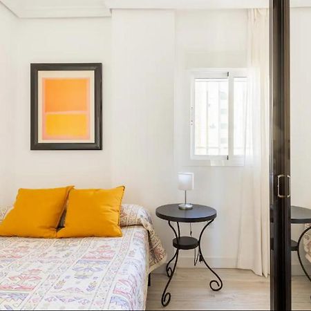 Apartamento Amplio Con 4 Habitaciones Y 2 Banos - Great Apartment With 4 Rooms - 2 Baths セビリア エクステリア 写真
