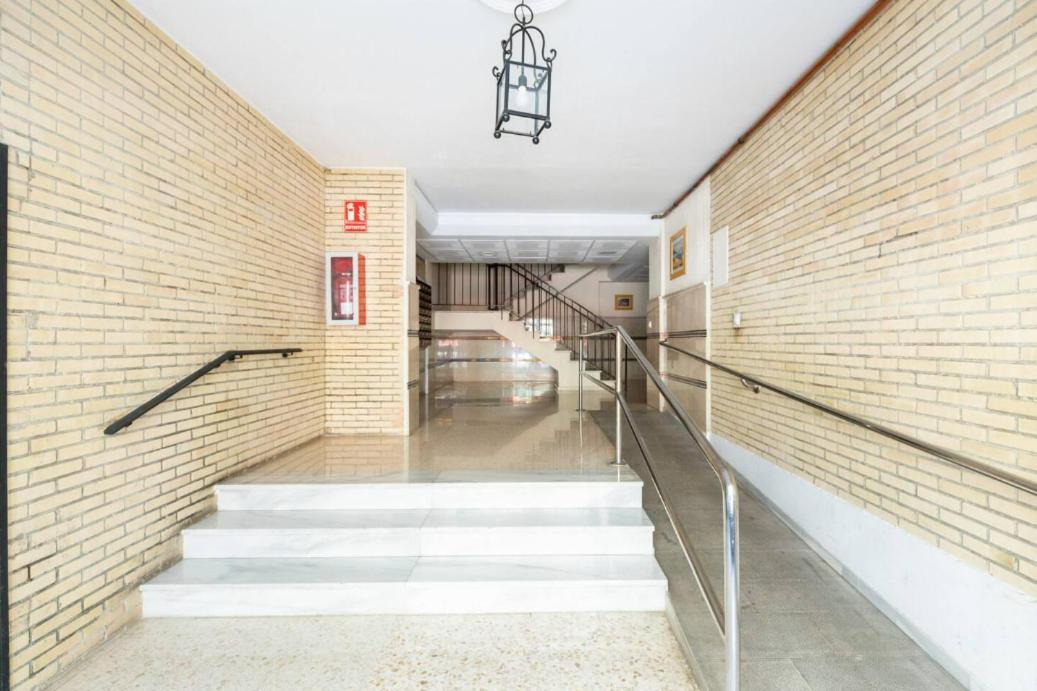 Apartamento Amplio Con 4 Habitaciones Y 2 Banos - Great Apartment With 4 Rooms - 2 Baths セビリア エクステリア 写真