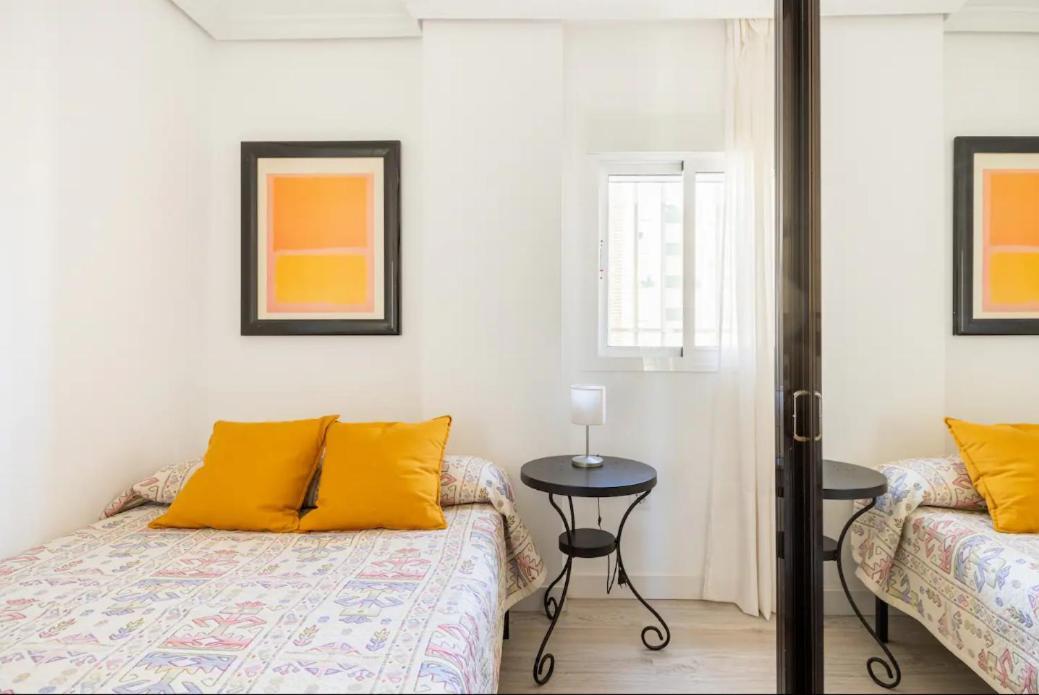 Apartamento Amplio Con 4 Habitaciones Y 2 Banos - Great Apartment With 4 Rooms - 2 Baths セビリア エクステリア 写真