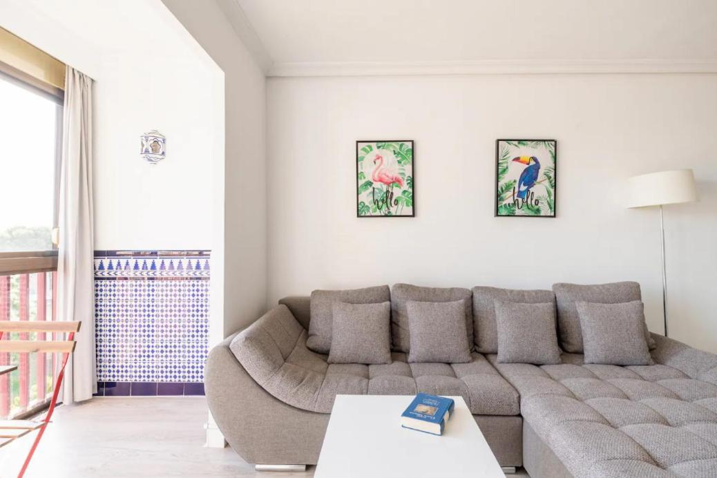Apartamento Amplio Con 4 Habitaciones Y 2 Banos - Great Apartment With 4 Rooms - 2 Baths セビリア エクステリア 写真