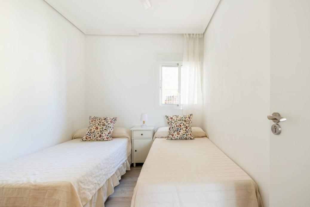 Apartamento Amplio Con 4 Habitaciones Y 2 Banos - Great Apartment With 4 Rooms - 2 Baths セビリア エクステリア 写真