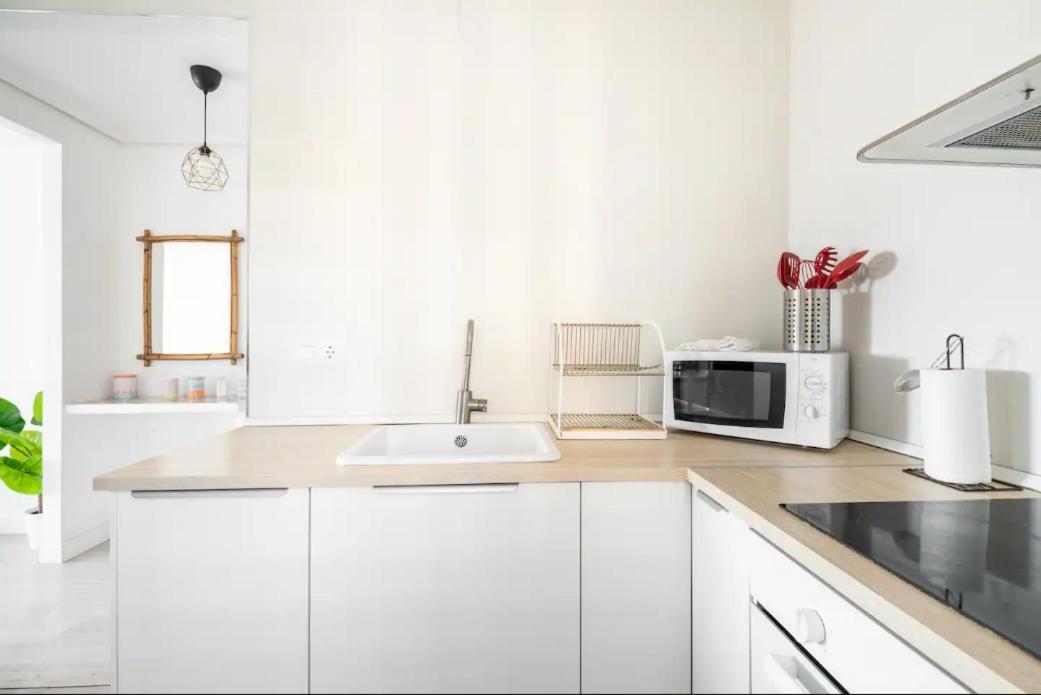 Apartamento Amplio Con 4 Habitaciones Y 2 Banos - Great Apartment With 4 Rooms - 2 Baths セビリア エクステリア 写真