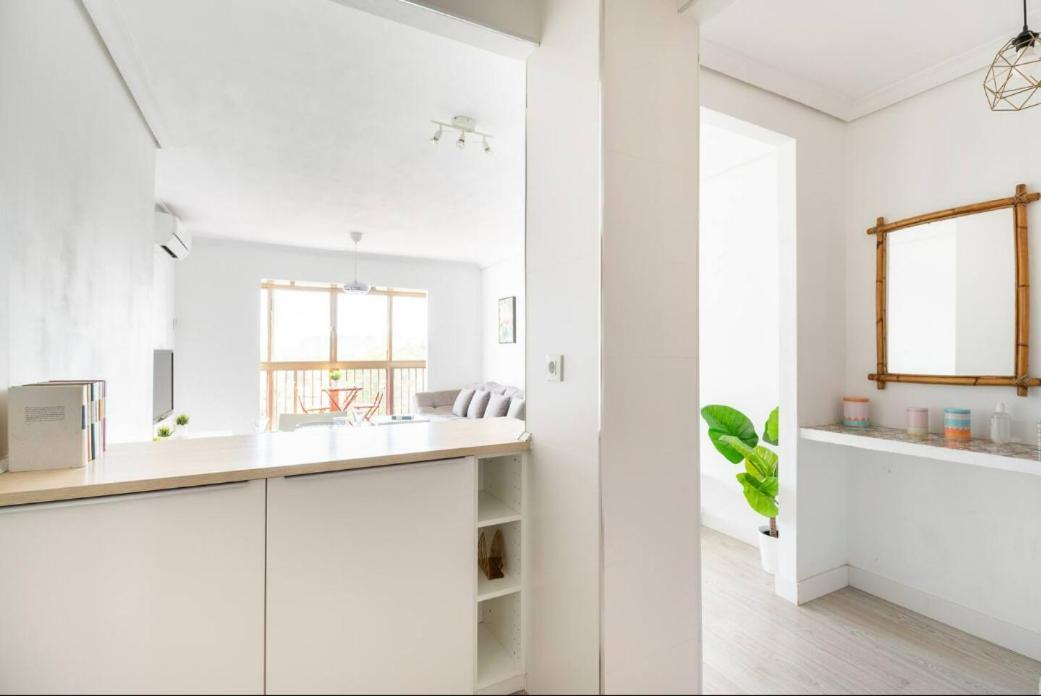 Apartamento Amplio Con 4 Habitaciones Y 2 Banos - Great Apartment With 4 Rooms - 2 Baths セビリア エクステリア 写真