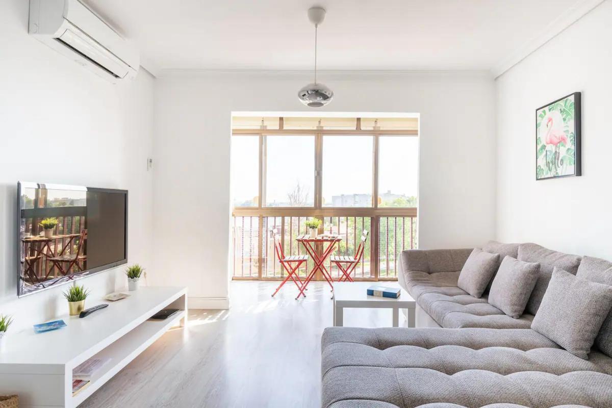 Apartamento Amplio Con 4 Habitaciones Y 2 Banos - Great Apartment With 4 Rooms - 2 Baths セビリア エクステリア 写真